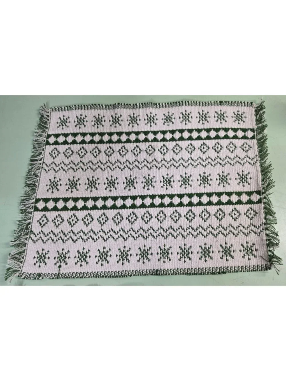 Set of 2 Green White Woven Winter Placemats Fringe Scandinavian Fair Isle 17x14
